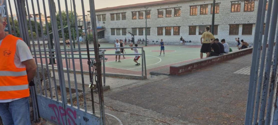 ΑΡΤΑ: ΠΑΙΧΝΙΔΙ ΣΤΙΣ ΣΧΟΛΙΚΕΣ ΑΥΛΕΣ ΜΕ ΤΗΝ ΣΤΗΡΙΞΗ ΤΟΥ ΔΗΜΟΥ