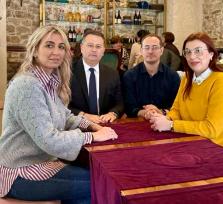 Την άμεση κάλυψη κενών θέσεων στην...