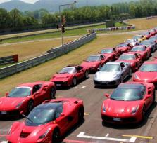 ΑΠΟΒΑΣΗ ΤΗΣ FERRARI ΣΤΗΝ ΑΡΤΑ