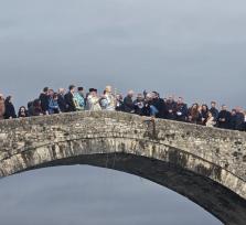 Λαμπρότητα και κατάνυξη στον...