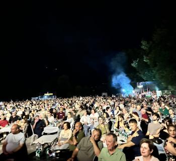 Άρτα:Χιλιάδες κόσμου στην συναυλία-αφιέρωμα του ΚΚΕ για  το Στέλιο Καζαντζίδη