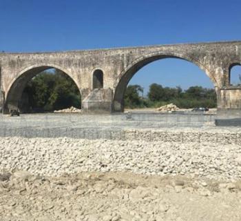NA ΓΙΑΤΙ ΣΤΟ ΓΕΦΥΡΙ ΔΕΝ ΕΧΕΙ ΝΕΡΟ