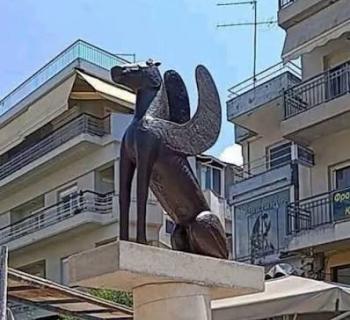 «Θύελλα» στην Άρτα για τον «Πήγασο» της πλατείας Μονοπωλίου: Το κόστος, οι αντιδράσεις και οι απαντήσεις